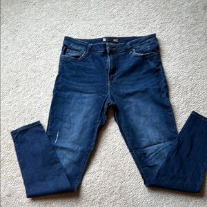 Kut from the Kloth like new dark jeans sz 12